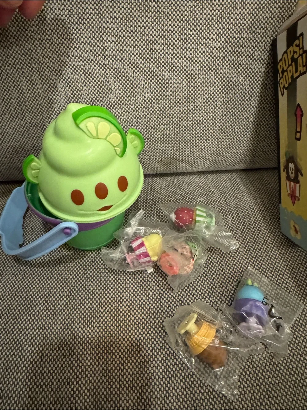 Disney Munchlings alien Green and Purple Popcorn Bucket Toy